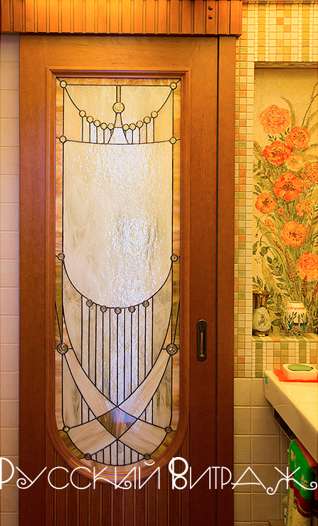 Двери в ванной